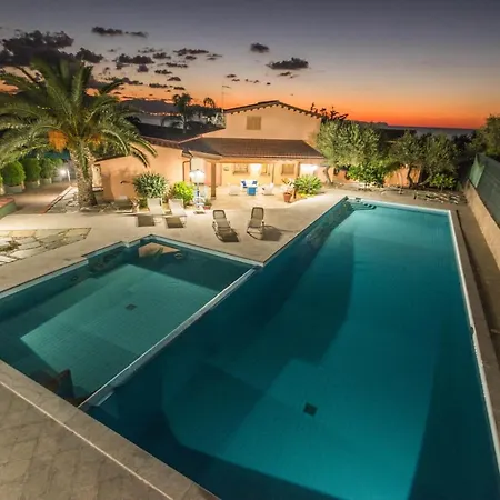 Villa Luxury *